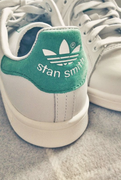 stan smith blanche et noir velour