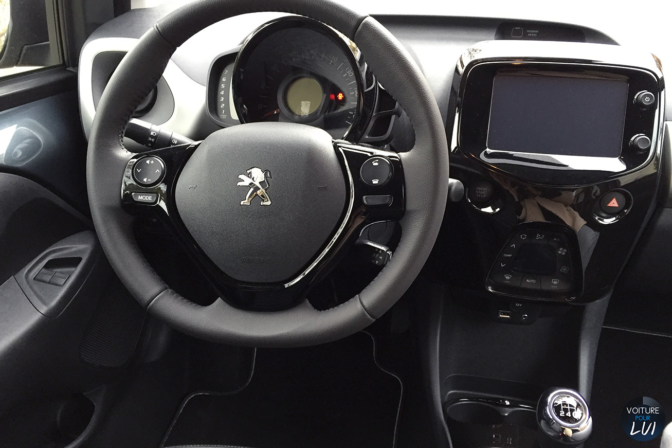 Photos Peugeot 108-Allure-Top 2015 numero 16 Photos Peugeot 108-Allure-Top 2015 numero 16