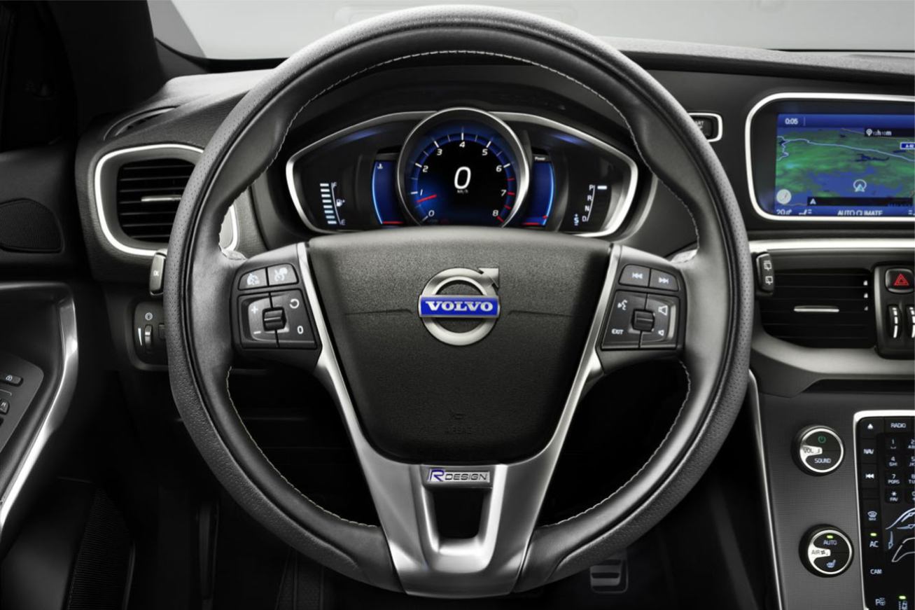 http://www.voiturepourlui.com/images/Volvo/V40-R-Design/Interieur/Volvo_V40_R_Design_501.jpg